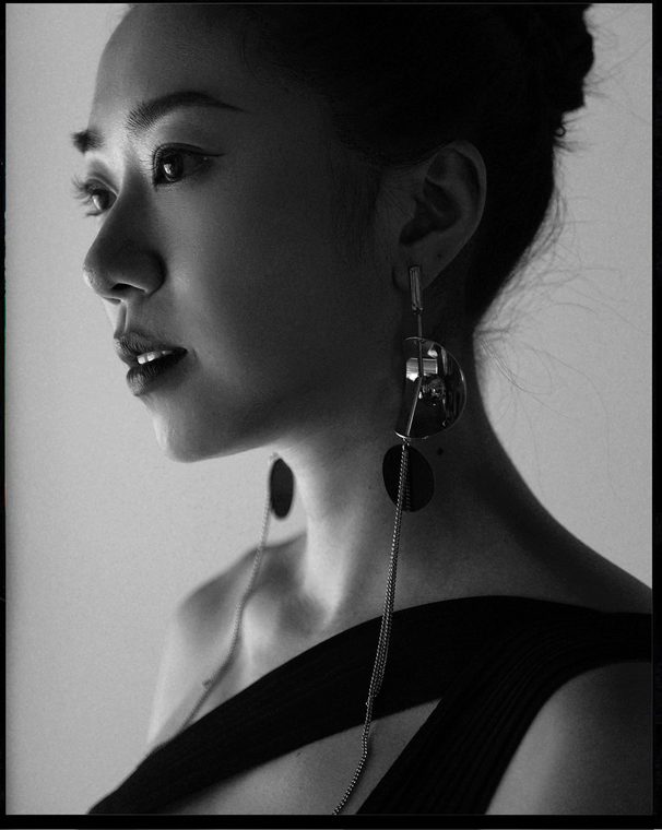Courtside 12 / Black and white studio portrait