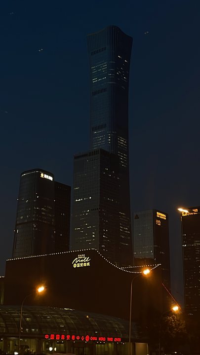 Foreign Body 09 / Tall building at night