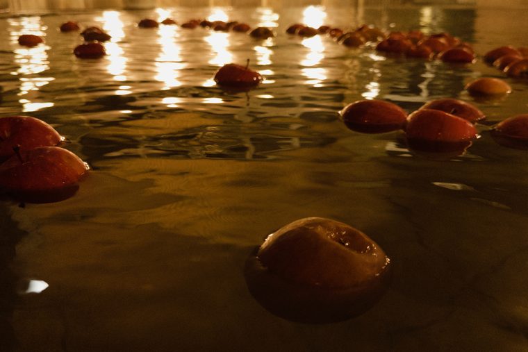 Threshold 17 / Bath Apples